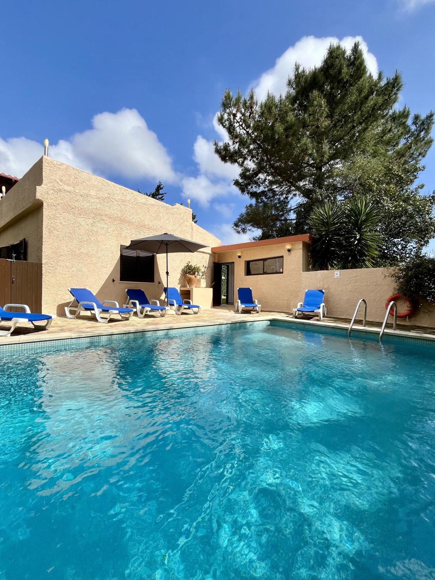 Paradise House Pool Garden * Lagos